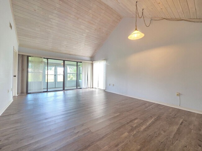Building Photo - Charming 2-Bed, 2-Bath Condo Minutes from ...