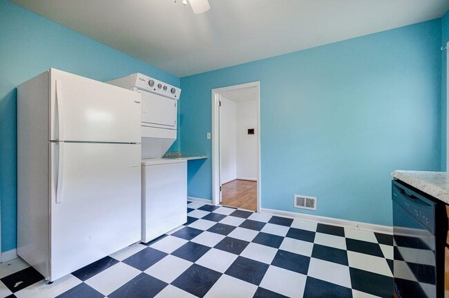 Building Photo - 119 Driftwood Pl