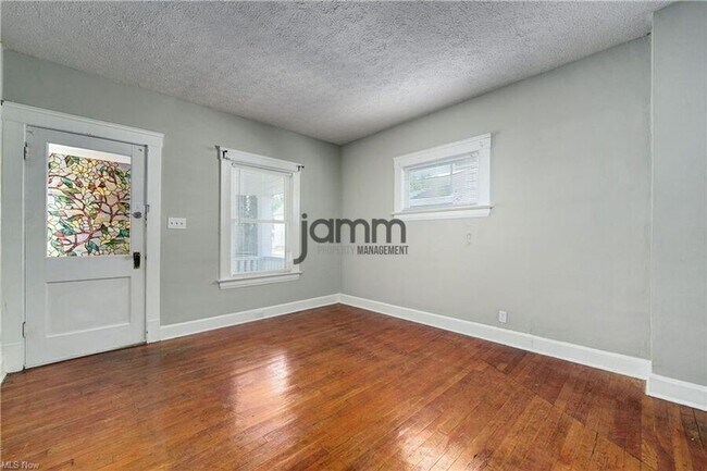 Building Photo - 1511 Westwood Ave