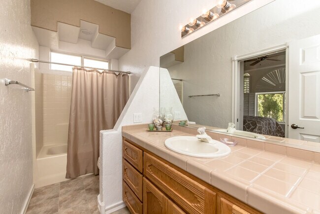 Building Photo - 3611 Vega Ln
