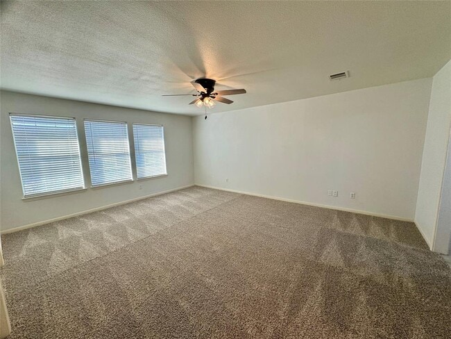 Building Photo - 710 Honeysuckle Dr