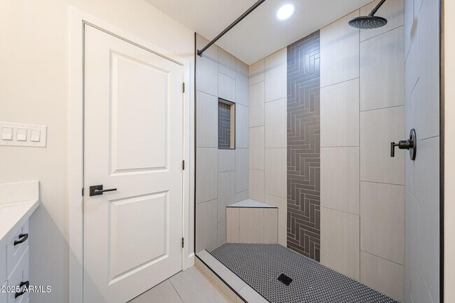 Building Photo - 11202 N 43rd Dr