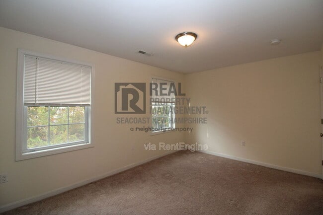 Building Photo - 2 Waverly Dr