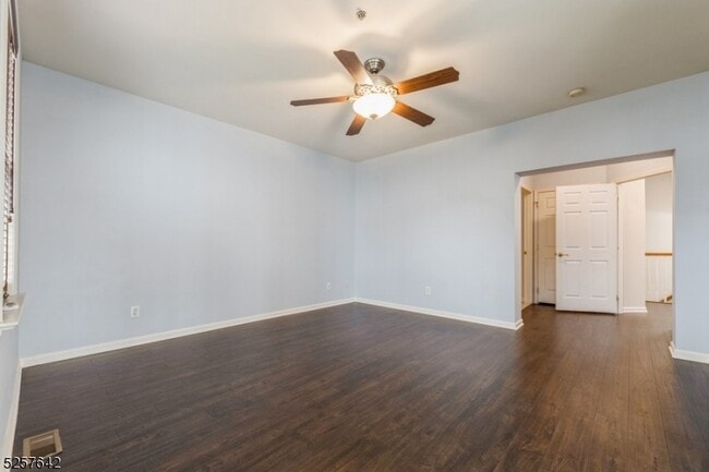 Building Photo - 101 Taft Ln