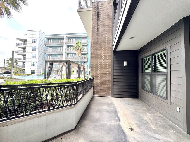 Building Photo - 5454 Washington Ave