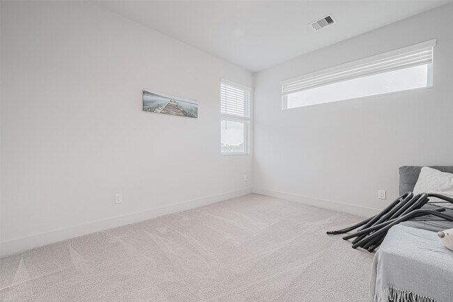 Building Photo - 5703 Pampero Ln