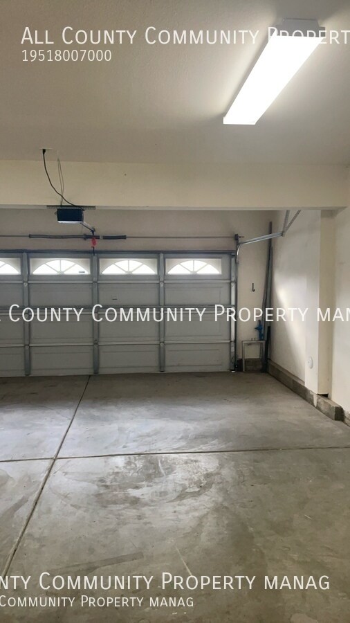 Building Photo - 40298 Hannah Way