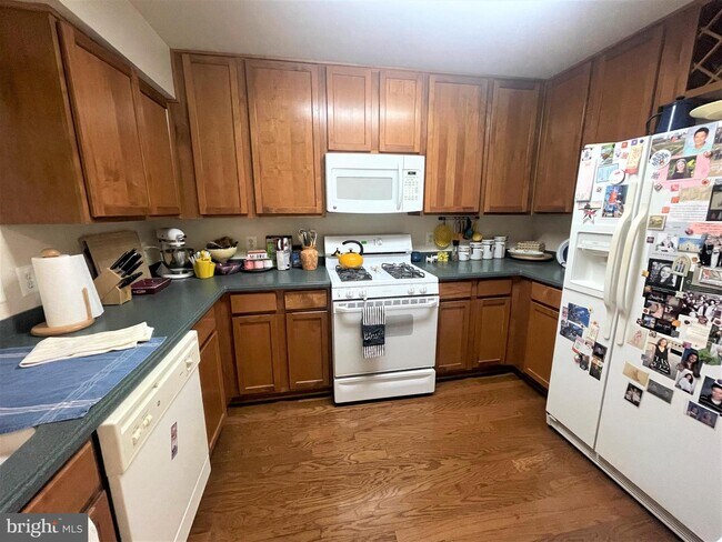 Building Photo - 100 Watkins Pond Blvd