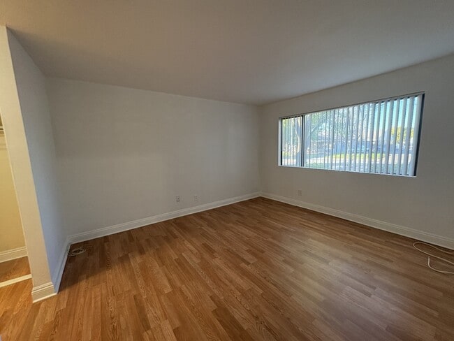 Building Photo - 297 Enterprise Dr