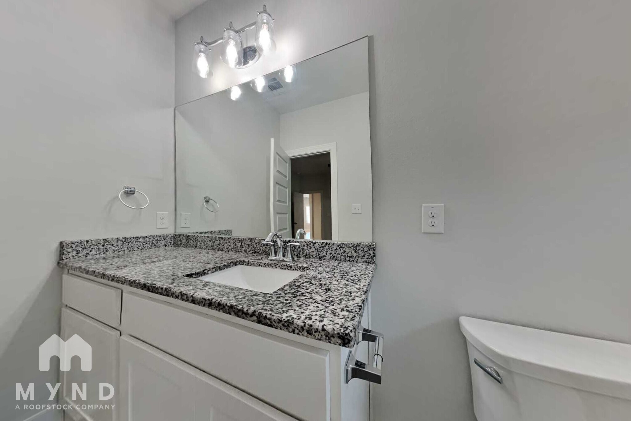 Building Photo - 423 Channing Ave