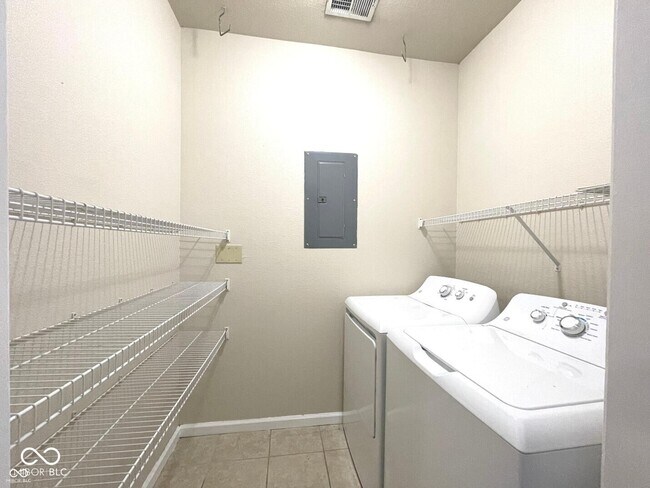 Building Photo - 12840 University Crescent