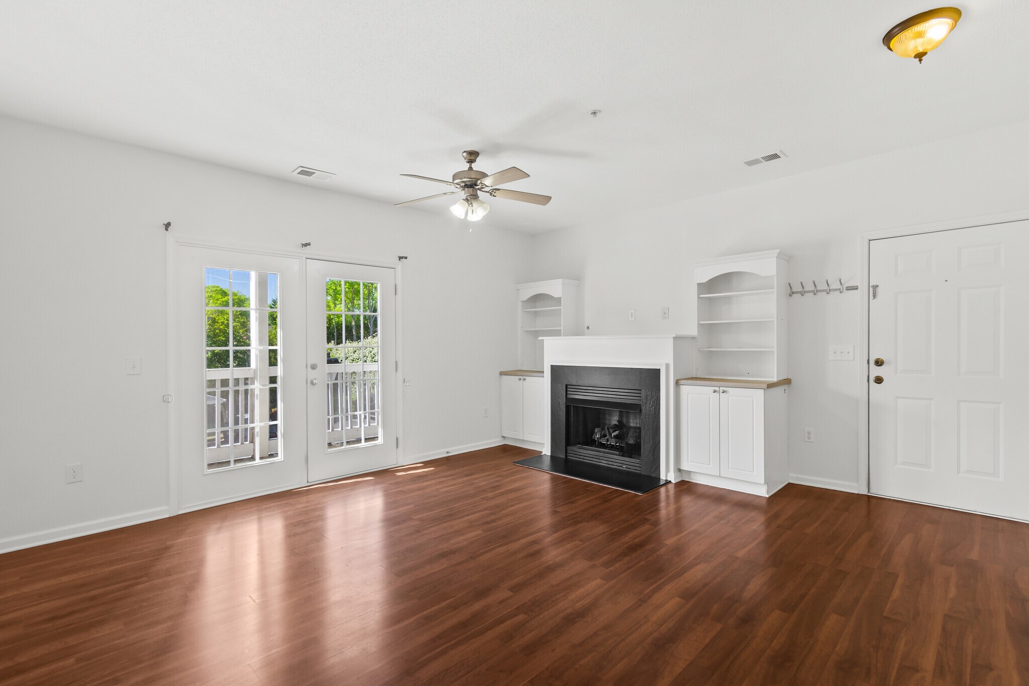Building Photo - 622 McKenna Cir