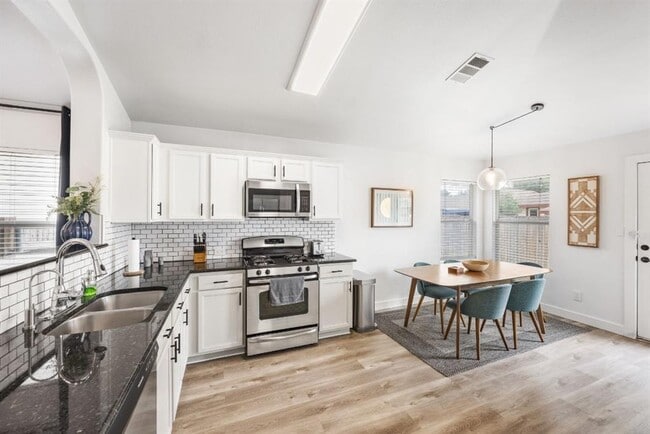 Building Photo - 3309 Wickham Ln