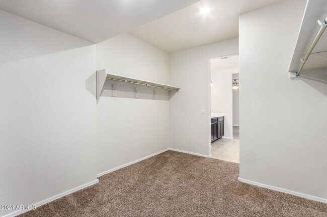 Building Photo - Charming 4 bedroom home in Buckeye!!