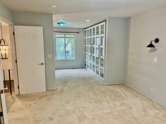 Building Photo - 214 Autumn Ln