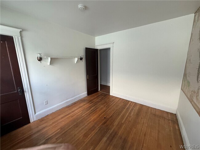 Building Photo - 37 Inwood Pl