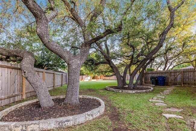 Building Photo - 1009 Rutherford Dr
