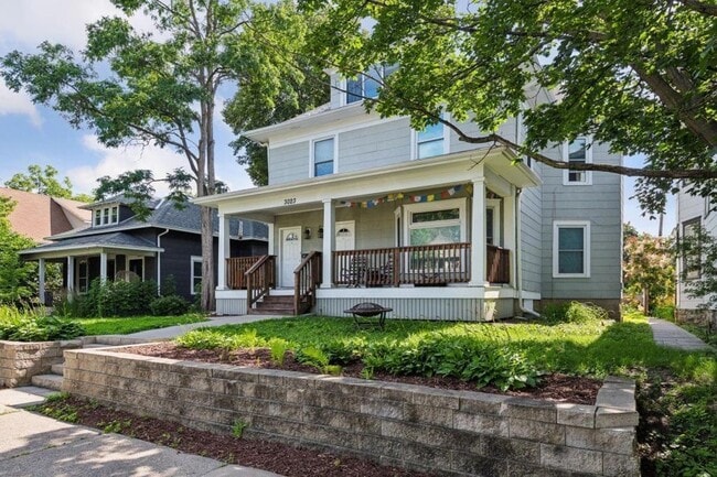 Building Photo - 3023 Dupont Ave S