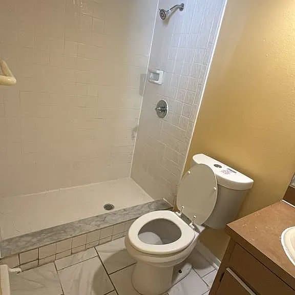 Building Photo - 1082 Old S Dr