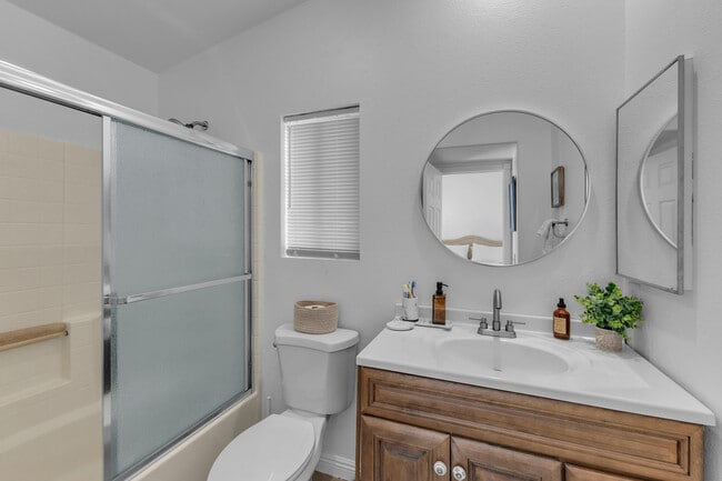 Building Photo - 45460 Coldbrook Ln