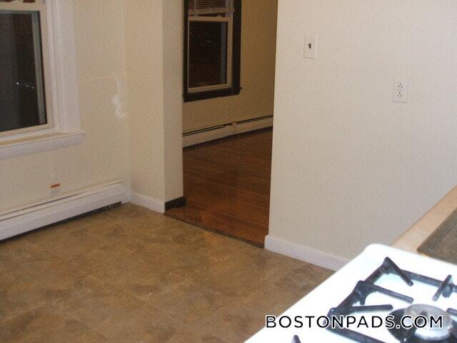 Building Photo - 9 Elmer St