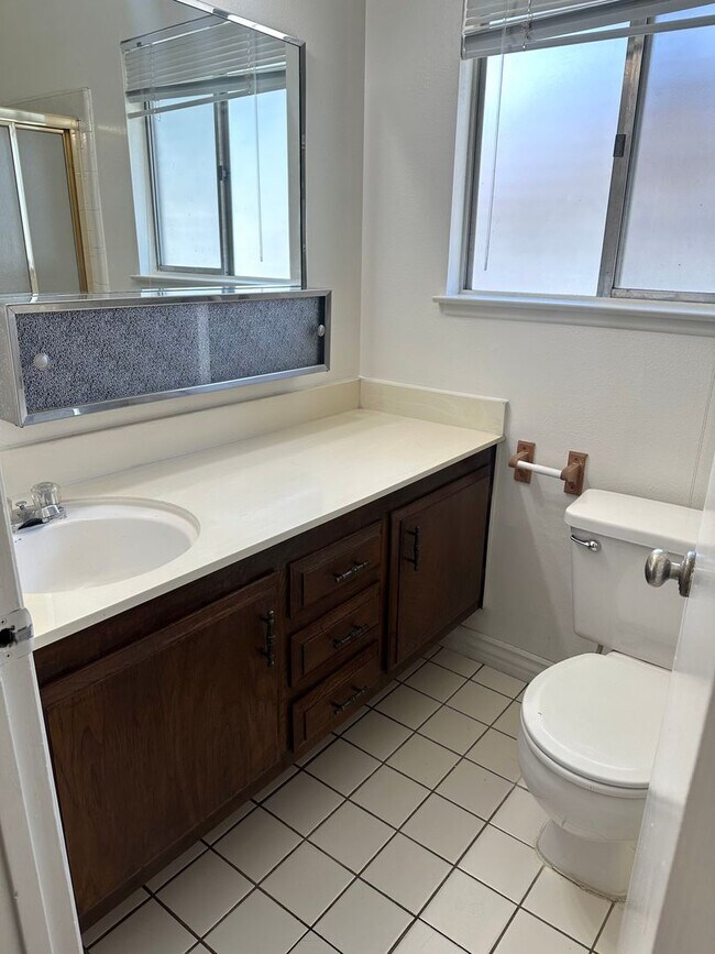 Building Photo - 3333 El Encanto Ct