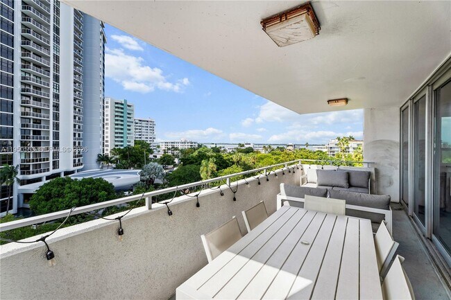 Building Photo - 11 Island Ave