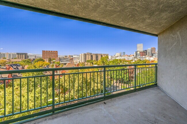 Building Photo - $1,645 - 1 Bed, 1 bath Condo in Denver wit...