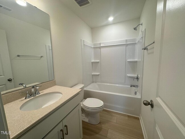 Building Photo - 701 Kerry Cattle Dr