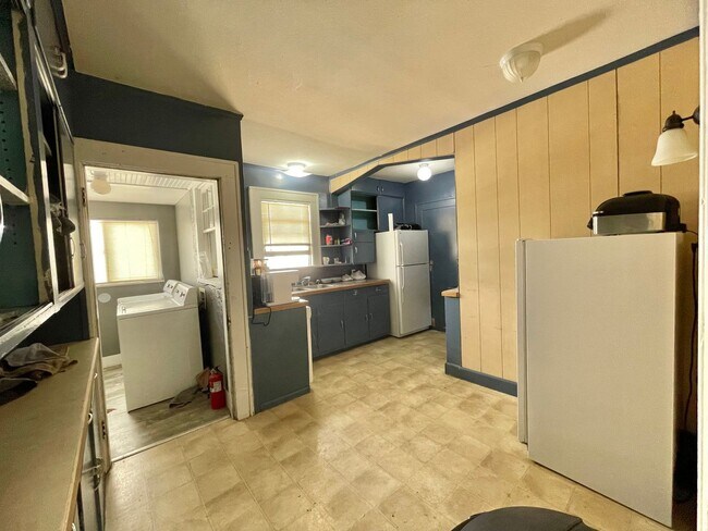 Building Photo - 1729 11th Ave