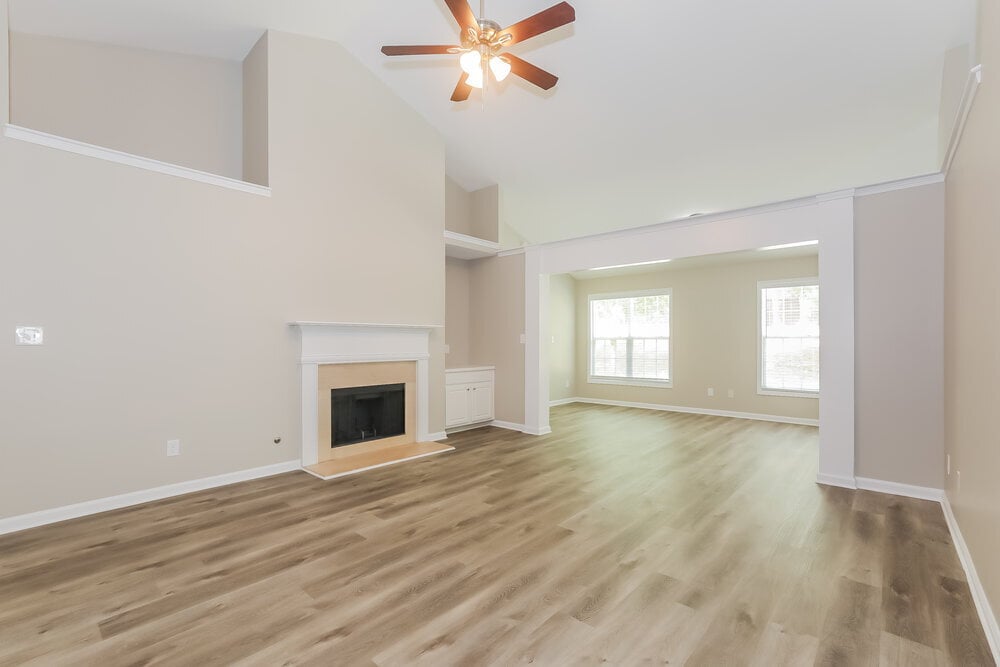 Building Photo - 420 Eglington Tr