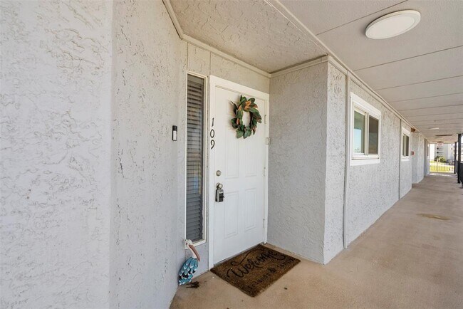 Building Photo - 7600 Seawall Blvd