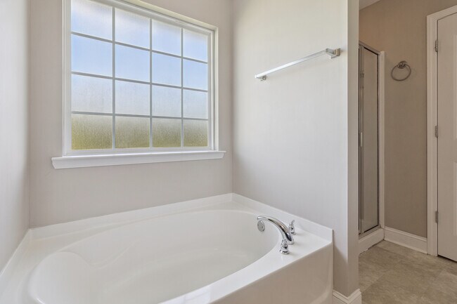 Building Photo - 608 Piedmont Ave