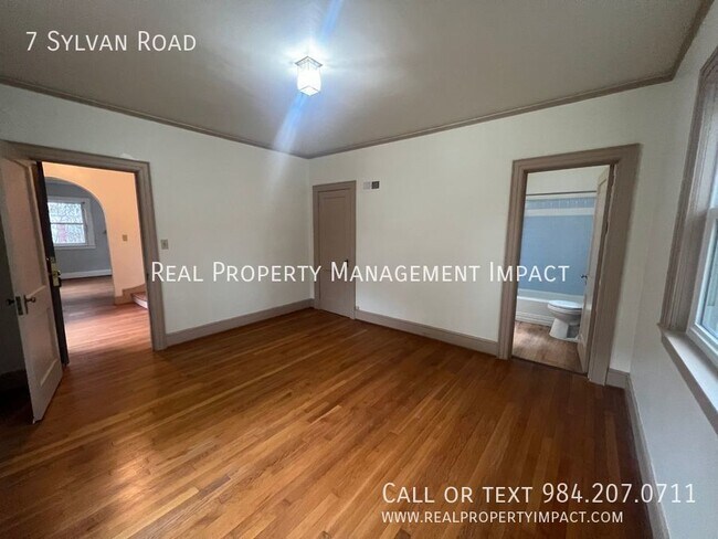 Building Photo - 7 Sylvan Rd