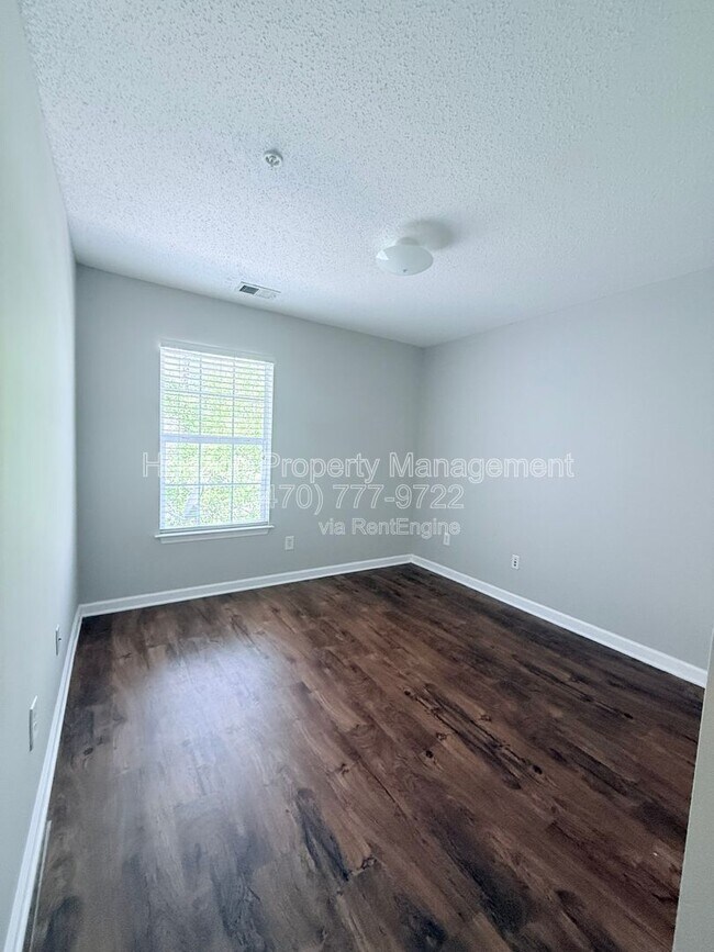 Building Photo - 296 Azalea Cir