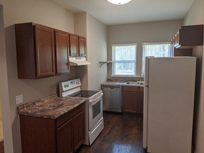 Building Photo - For Rent