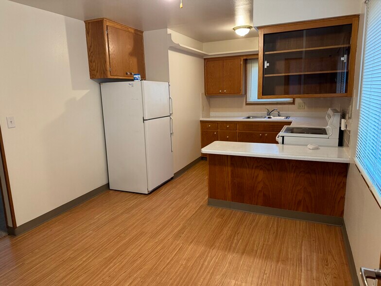 Building Photo - 177 S 78th St
