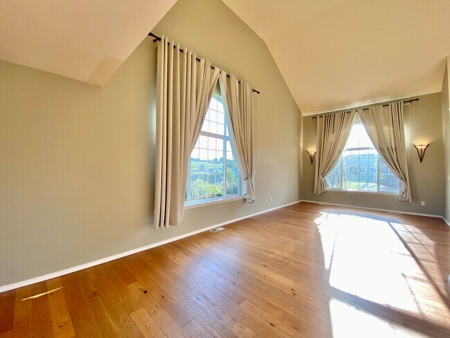 Building Photo - West Valley Home on a Hill