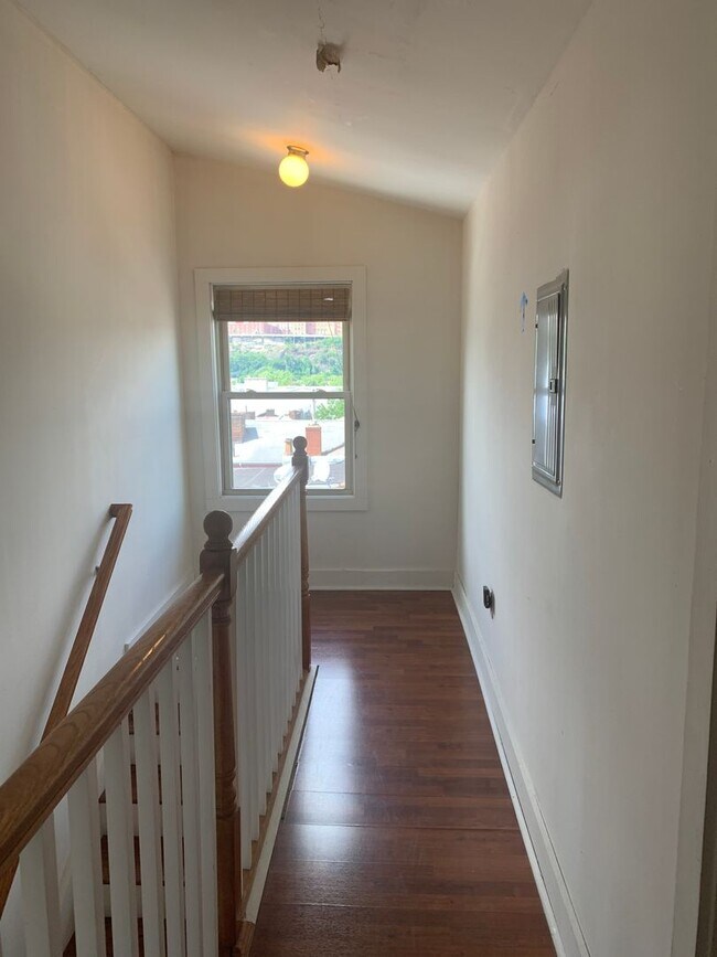 Building Photo - 1223 Bingham St