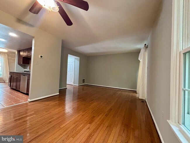 Building Photo - 9004 Mulvaney Ct