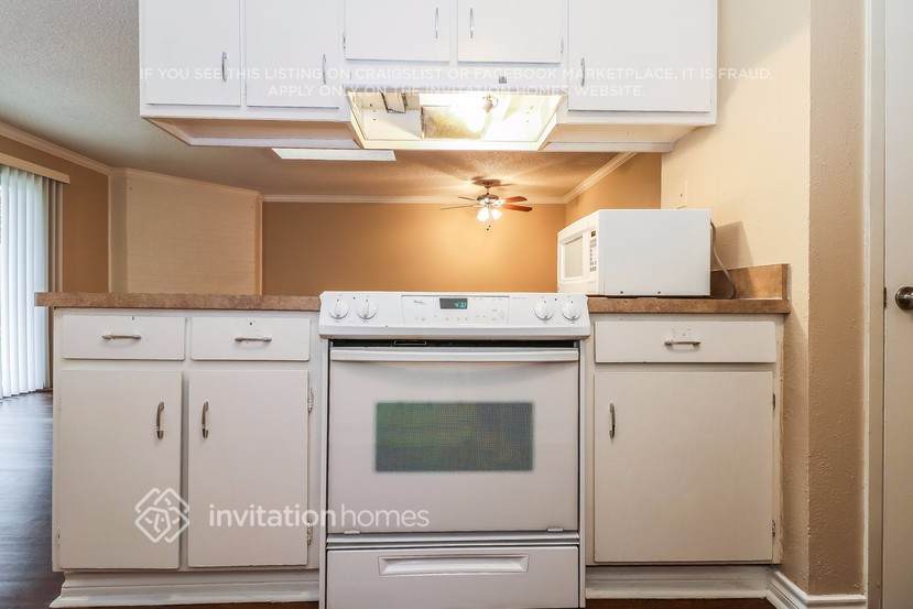 Building Photo - 5411 Vermillion Trail