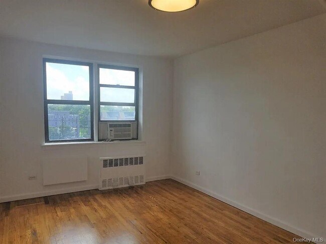 Building Photo - 2640 Marion Ave