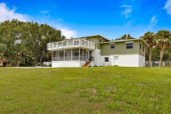 Building Photo - 7810 S Tropical Trail