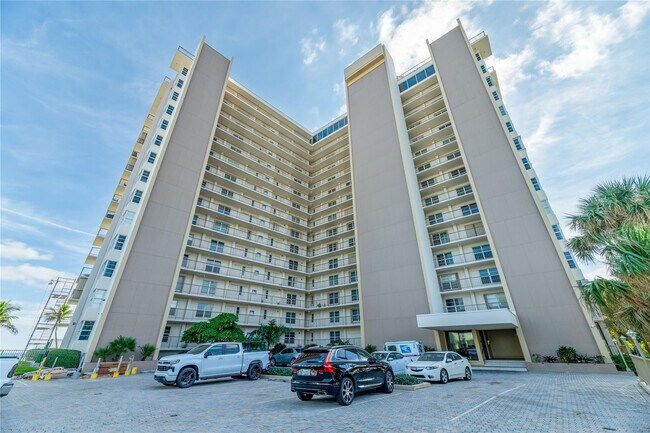 Building Photo - 1021 Hillsboro Mile