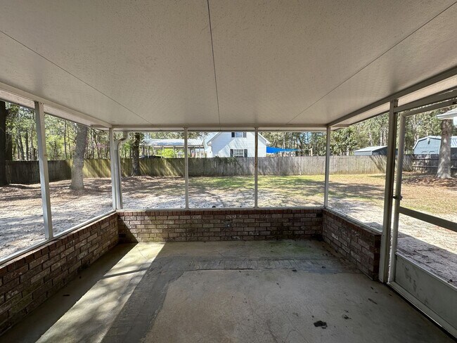 Building Photo - 3 Bedroom 2 Bath home in Marblehead Estates, located in Milton, FL!