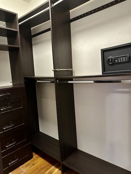 Building Photo - 2233 W Shakespeare Ave