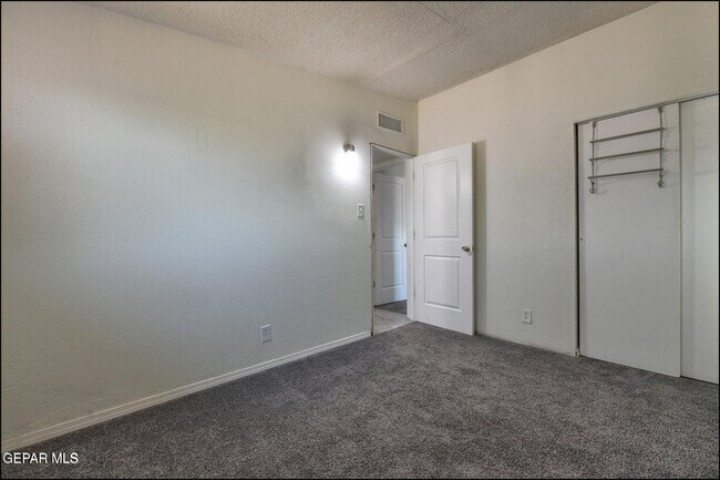 Building Photo - 5726 Dearborne Dr