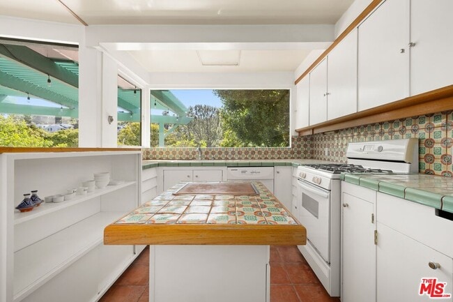 Building Photo - 217 Amalfi Dr