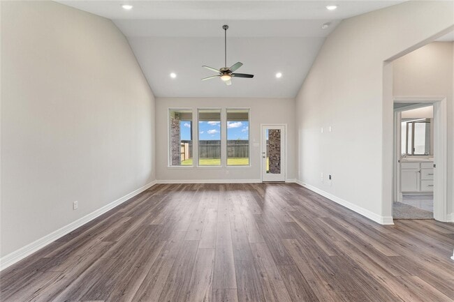 Building Photo - 28938 Hauter Wy