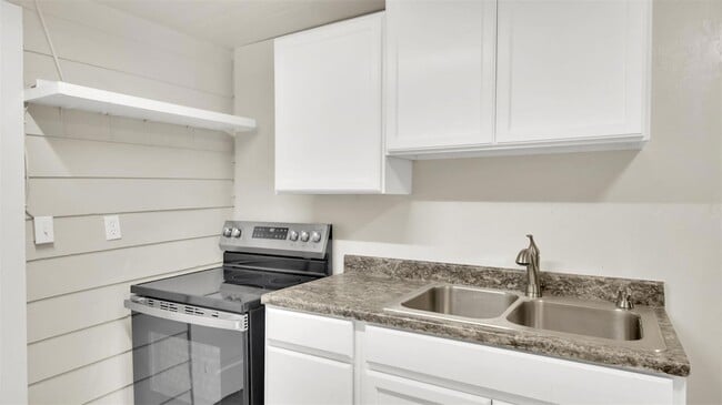 Building Photo - 4010 Speedway